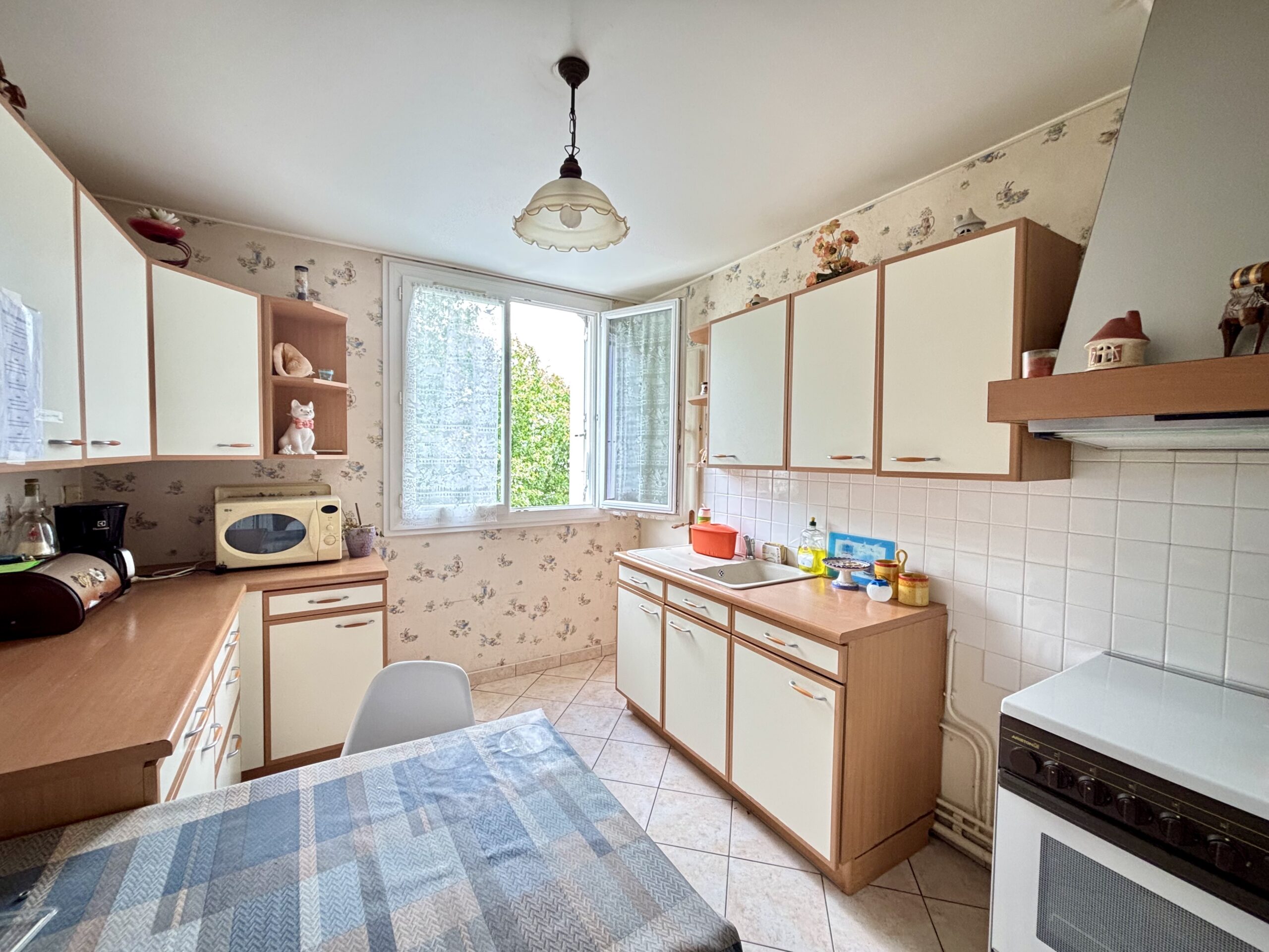 IMG_9166.Agence-immobiliere-reze-biens-en-ville-appartement-balcon-petite-residence