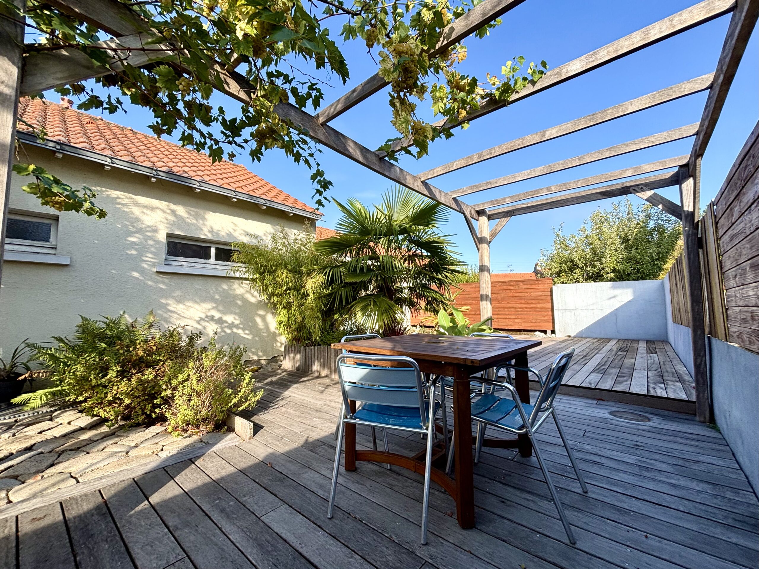 IMG_0259.Agence-immobiliere-reze-biens-en-ville-maison-plain-pied-2-chambres-jardin-rénovée-tramway