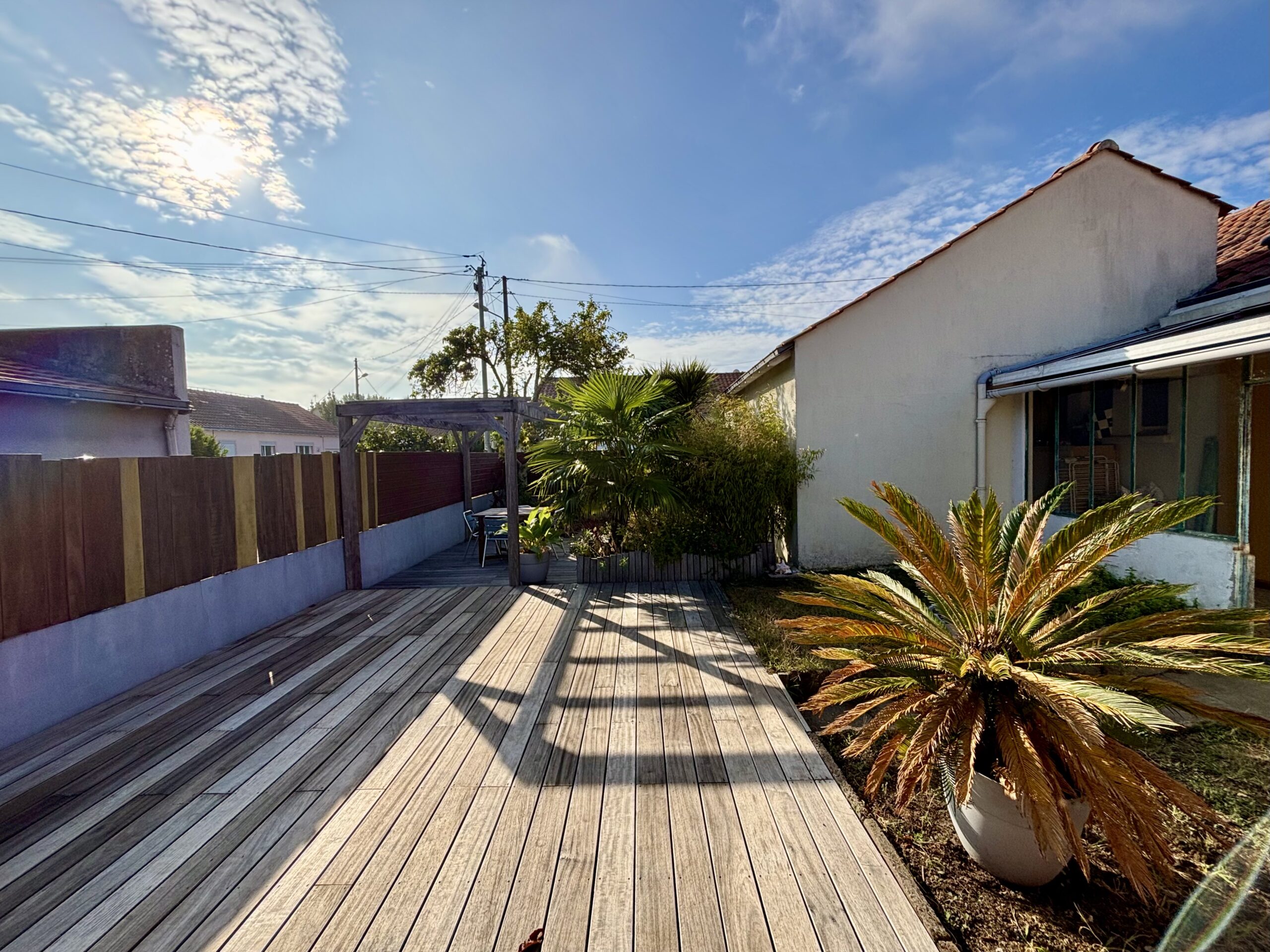 IMG_0261.Agence-immobiliere-reze-biens-en-ville-maison-plain-pied-2-chambres-jardin-rénovée-tramway
